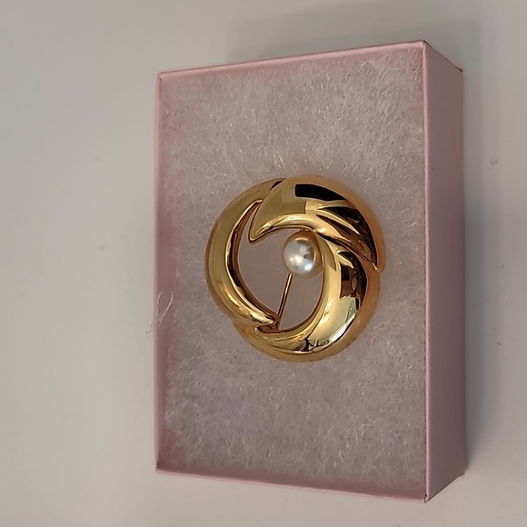 Vintage Elegant Goldtone Napier Brooch Pin - Picture 5 of 7